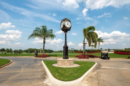 5751 Persimmon Way, Naples FL 34110-2320 exterior