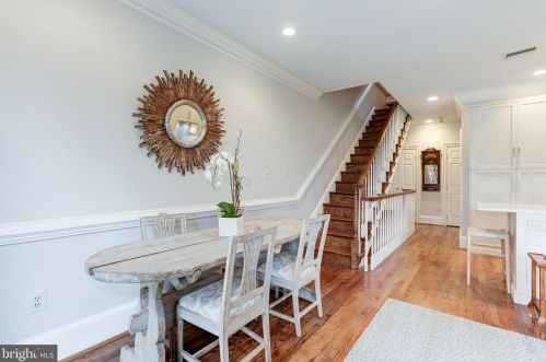 11 Wilkes St, Alexandria VA 22314-3856 exterior