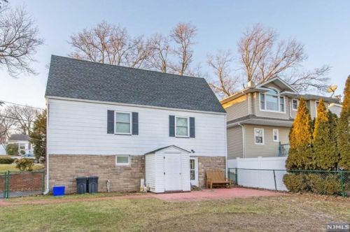 134 Berkshire Rd, Hasbrouck Heights NJ  07604-2523 exterior