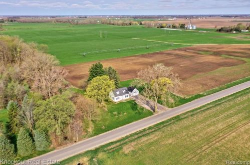 5450 Atkins Rd, Vassar MI 48768-9479 exterior