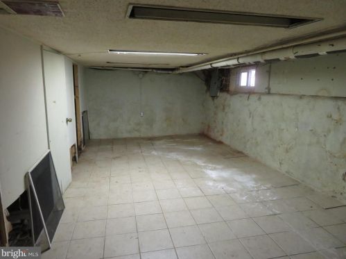 110 2 St, Darby PA 19023-2622 exterior