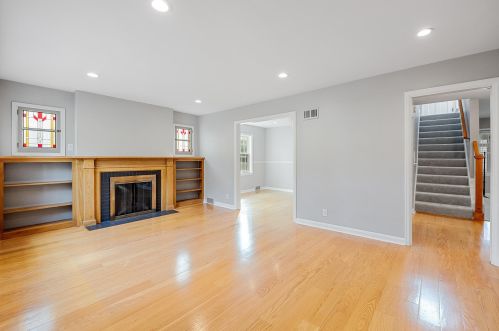 125 Montclaire Ave, Milwaukee WI 53217-4438 exterior