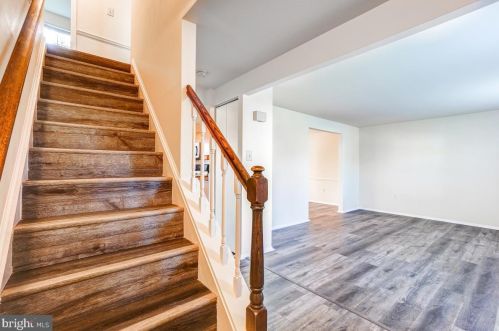 15805 Anamosa Dr, Rockville MD  20855-2612 exterior