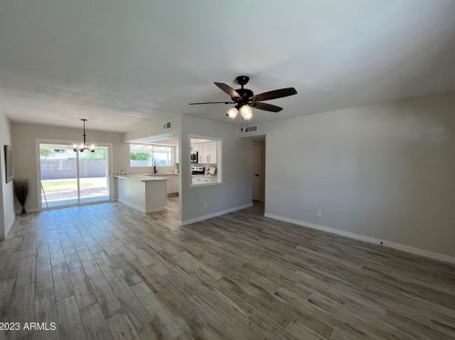 4219 Cholla St, Phoenix, AZ 85029-3801