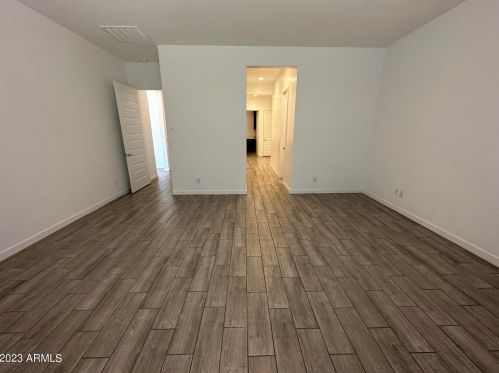 32735 22nd Dr, Phoenix AZ  85085 exterior