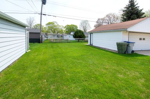 3842 84, Milwaukee WI 53228-1706 exterior