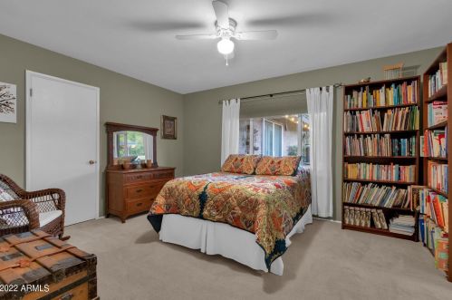 8051 14 Ave, Phoenix AZ 85023-2585 exterior