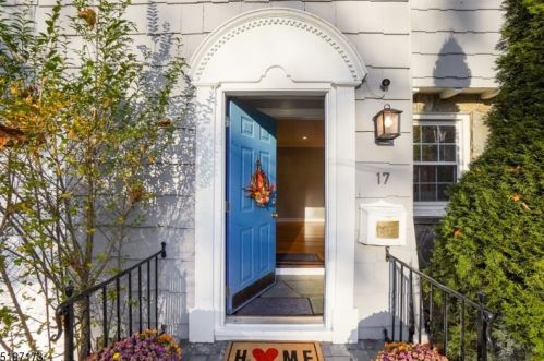 17 Girard Pl, Maplewood, NJ 07040-3107