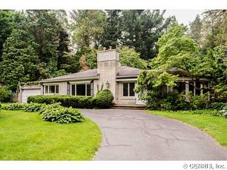 359 Kilbourn Rd, Rochester, NY 14618-3632