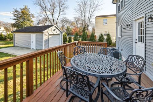 405 Prospect Ave, Green Brook NJ  08812-1529 exterior