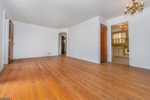 454 Rifle Camp Rd, West Paterson, NJ 07424-3206