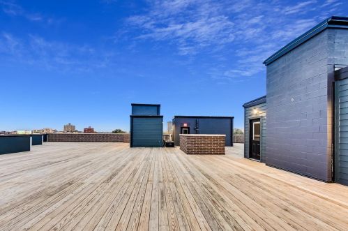 2939 Clark St, Chicago IL  60657-8329 exterior