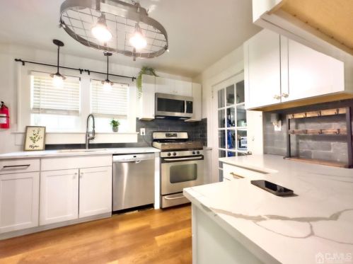 54 5th St, Perth Amboy NJ  08863-1642 exterior