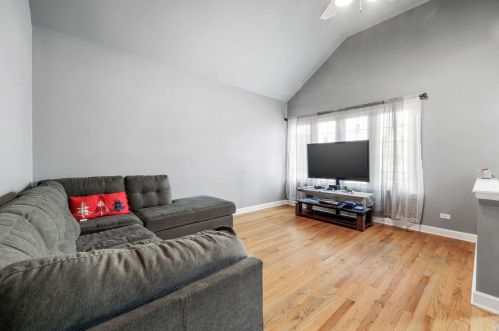 5737 64th Pl, Chicago IL  60638-5530 exterior