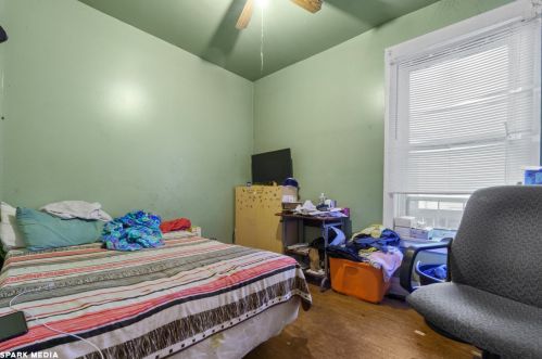 2435 Drake Ave, Chicago IL 60647-2413 exterior