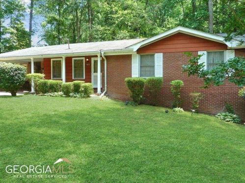 4372 Crk Vly Ct, Atlanta GA 30331-6551 exterior