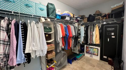 1911 Gaskins Cir, Fort Pierce FL  34952-6640 exterior