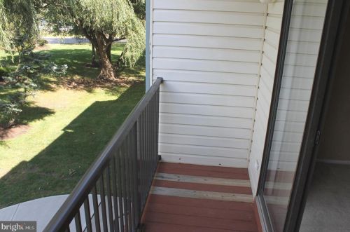 17 Mendrey Ct, Trenton NJ 08648-2661 exterior