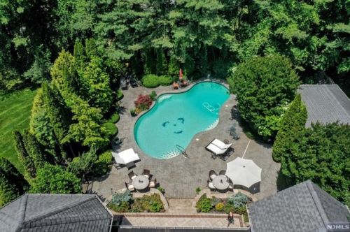 469 Saddle Riv Rd, Upper Saddle River NJ 07458-1774 exterior