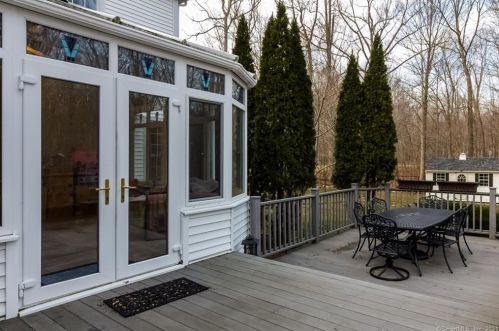 22 Running Brk Dr, Deep River CT 06419-1309 exterior