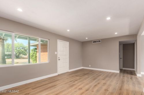 7017 Calle Orion, Tucson AZ  85710-5451 exterior