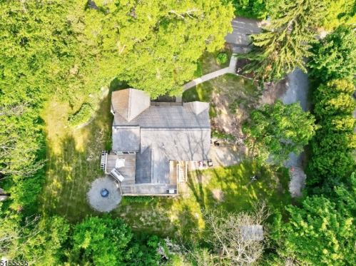 25 Grandview Ln, West Milford Lakes NJ  07480-1424 exterior