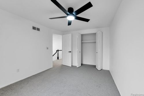 1868 Christy Ct, Rochester MI 48309-3327 exterior