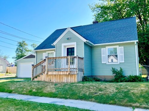 1451 Barclay St, Meskegon MI 49441-2207 exterior