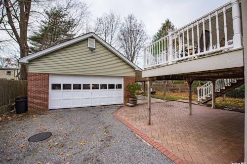 55 Kelsey Ave, Huntington Station NY 11746-1109 exterior