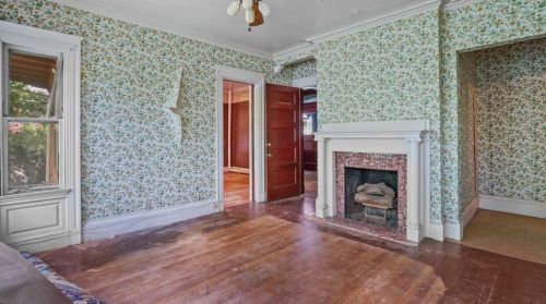 166 Adelaide Ave, Providence RI 02907-1833 exterior