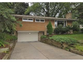 2162 Rosewood Ln, Saint Paul MN  55113-5323 exterior