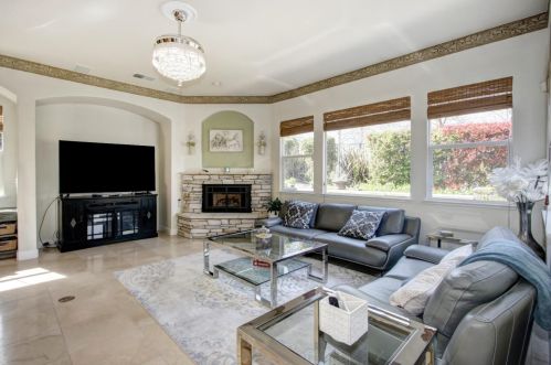 1086 Souza Dr, Folsom CA 95762-7556 exterior