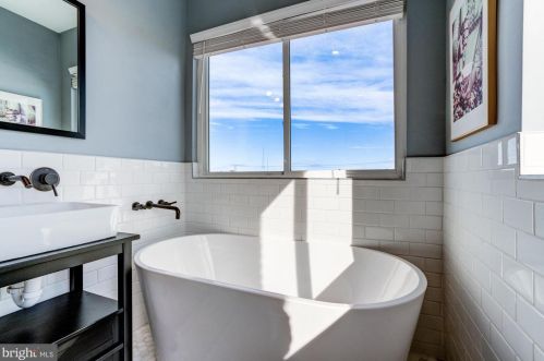 401 Delafield Pl, Washington DC  20011-6112 exterior