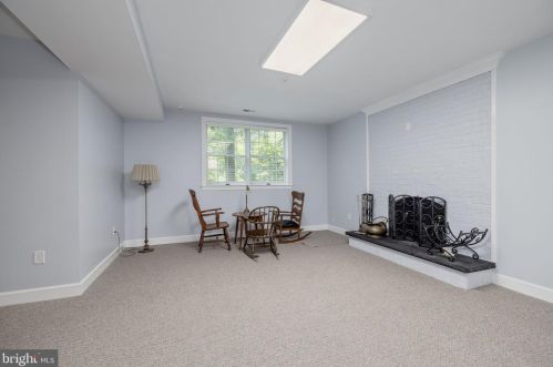 1941 Valleywood Rd, Mc Lean VA  22101-4931 exterior