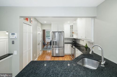 400 Beechwood Ave, Tavistock NJ 08033-1105 exterior