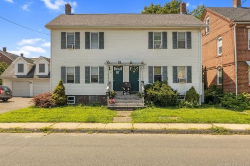 22 Chestnut St, Windsor Locks, CT 06096-1841