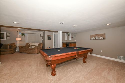 9508 Ctr St, Milwaukee WI 53222-4523 exterior