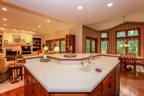 2425 58 St, Fennville MI 49408-8417 exterior