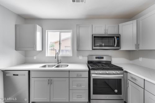 8921 10th St, Phoenix AZ  85020-3003 exterior