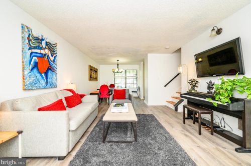 2 Drewes Ct, Trenton NJ 08648-2627 exterior