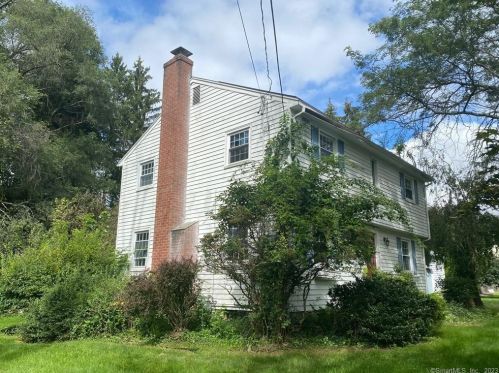 51 Linwood Dr, Manchester, CT 06040-6911