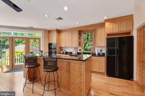 14 Glendale Ave, Alexandria VA 22301-2403 exterior