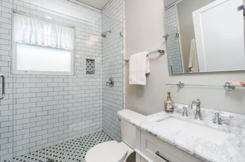 1831 Lyle Ave, Atlanta GA  30337-1204 exterior