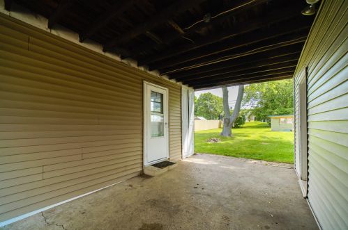 376 Maple St, Shelby MI 49455-1129 exterior