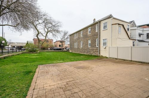 445 29th St, Chicago, IL 60616-3133