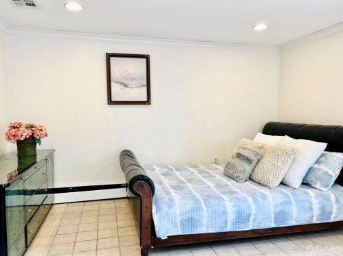 24 Sims Rd, Edison NJ 08817-3034 exterior