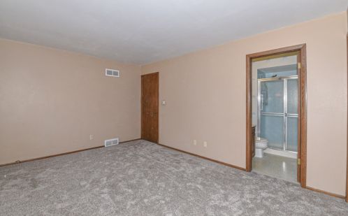 4917 Imperial Cir, Milwaukee WI 53220-4627 exterior