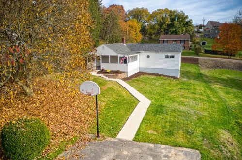 11 Ehle Ave, Moon Twp, PA 15108-3735