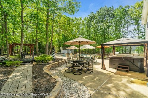 195 Gomberg Ave, Jackson Twp NJ 08527-1164 exterior