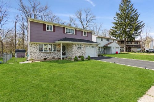 306 Egolf Dr, Rahway, NJ 07065-4216